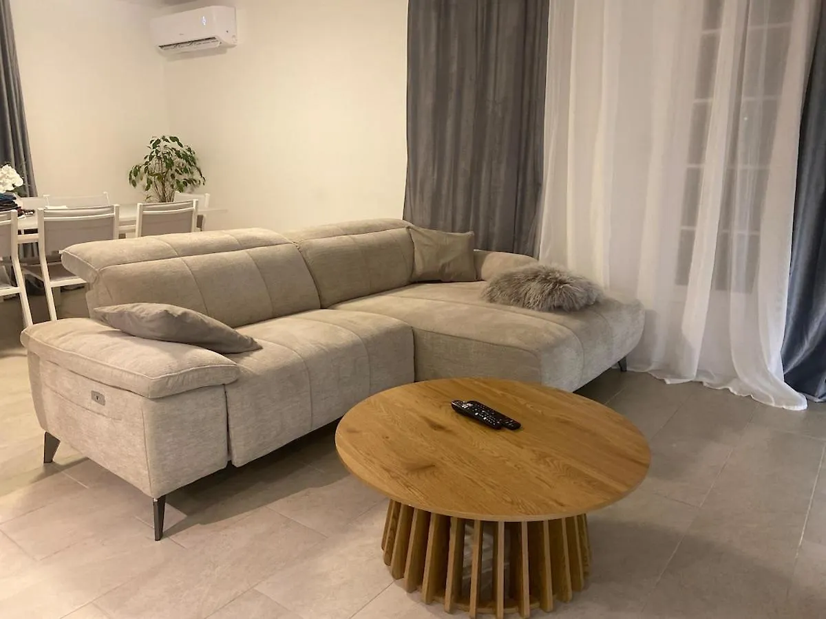 L Ecrin De Lidia Close To Meett Air Conditioning Parking Aussonne